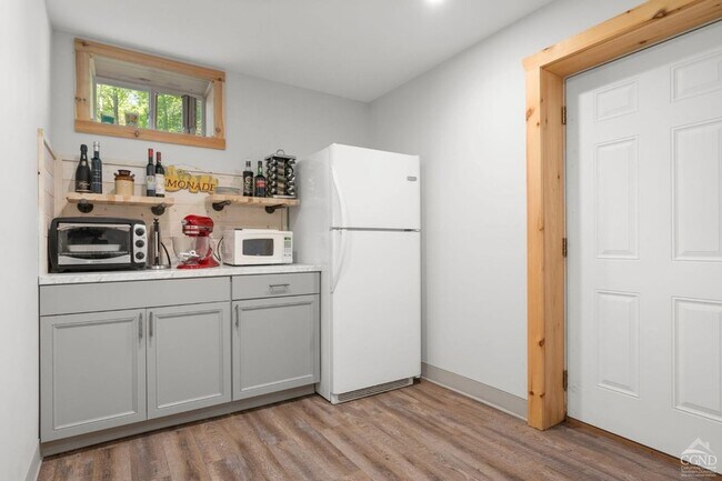 Building Photo - 174 Grove School Rd