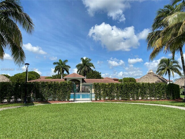 Building Photo - 1978 SE 23rd Terrace