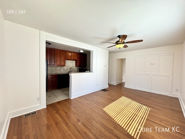 Building Photo - 4328 Roanoke Pkwy