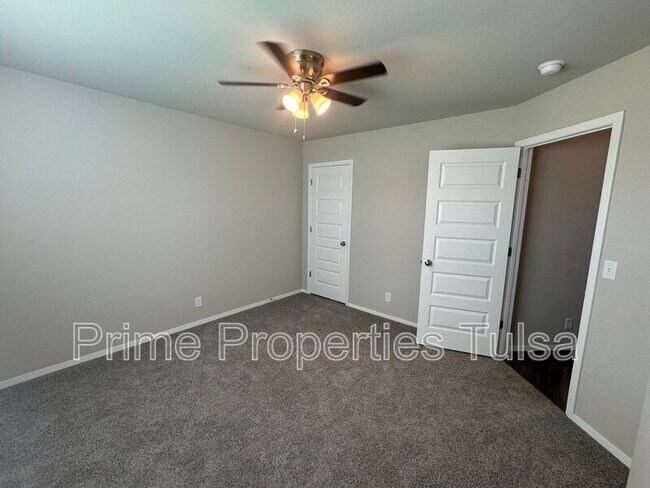 Building Photo - 2920 S 13th St