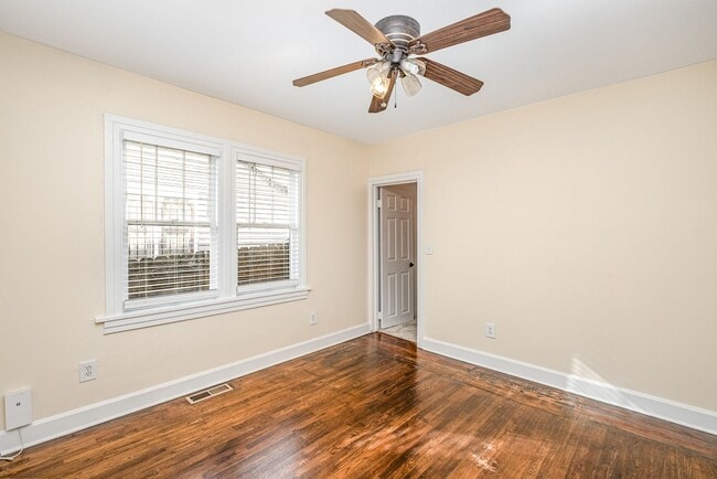 Building Photo - 4 Bedroom  Now Available!