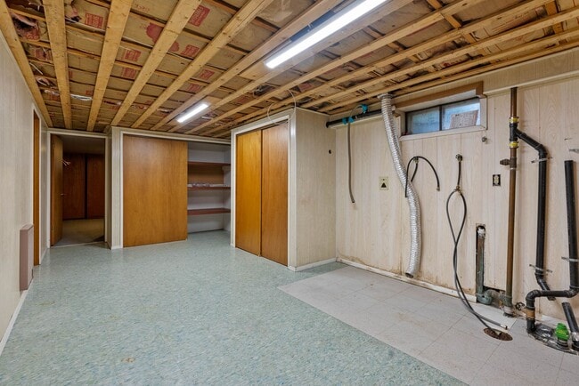Building Photo - 14715 E 14th Ave