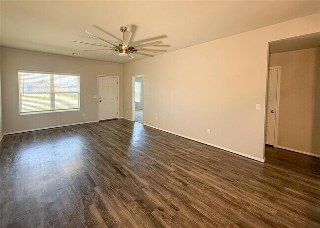 Building Photo - 528 Fox Burrow Ln