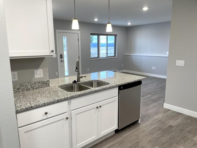 Building Photo - 3249 Cabernet Dr