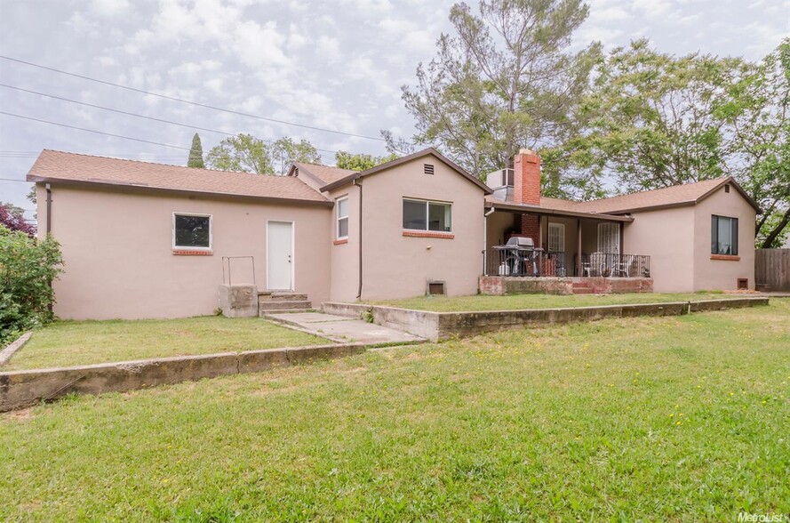 backyard - 7120 Palm Ave