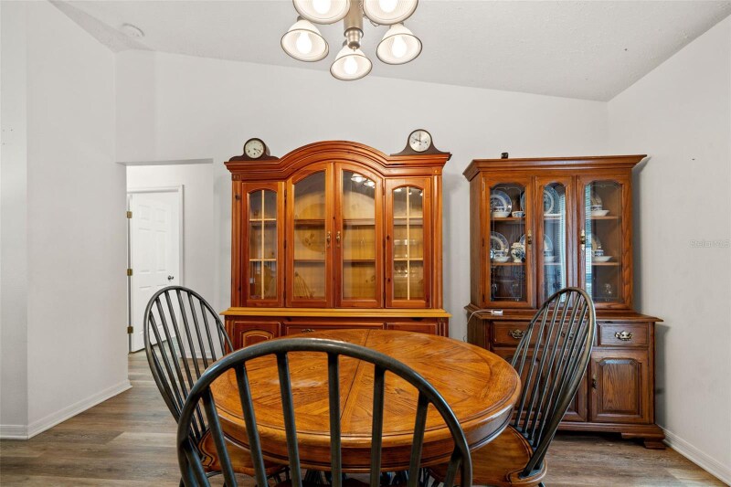 Building Photo - 6621 W Robin Ln