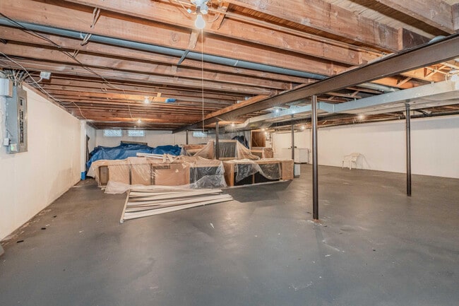 Building Photo - 22745 Wrexford Dr