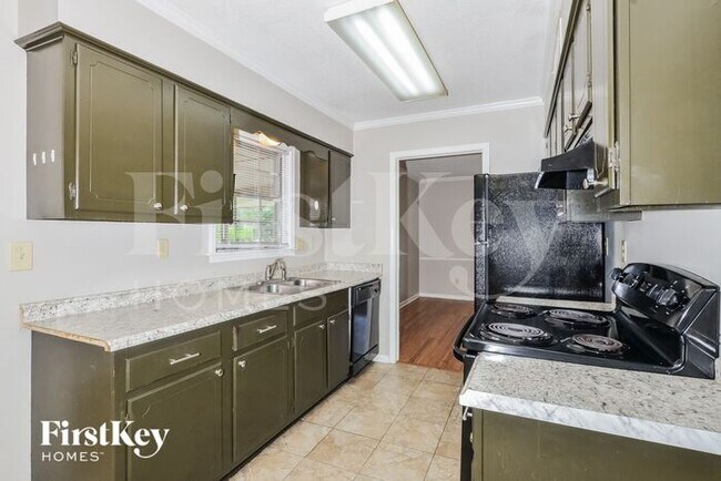 Building Photo - 5590 Montpelier Dr