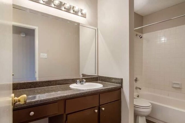 Building Photo - 1 bedroom in Dallas TX 75254