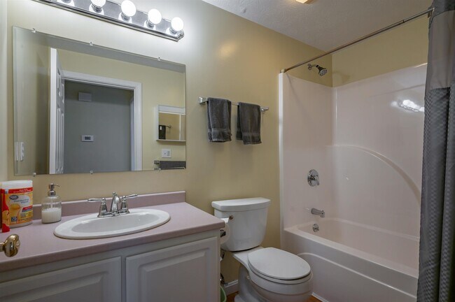 Building Photo - 4 Myopia Ln