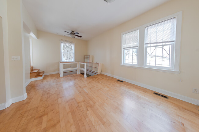 Building Photo - 1648 W Cullerton St