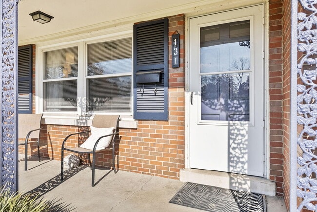 Building Photo - 131 Greenbriar Rd