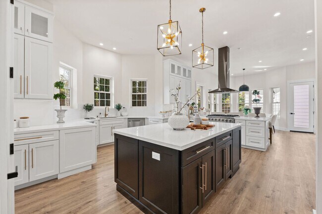Building Photo - $15,995 - Stunning Executive Estate in Wil...