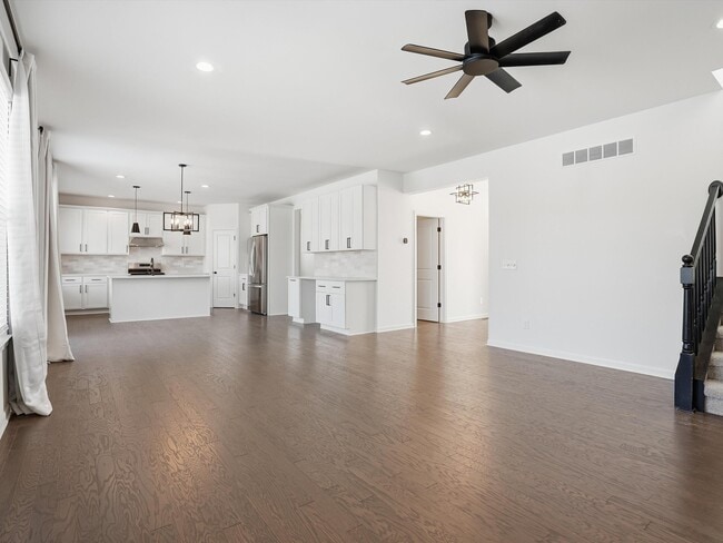 Building Photo - 6246 Hawthorne Ave