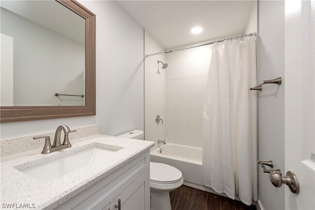 Building Photo - 3831 31st Ave SW