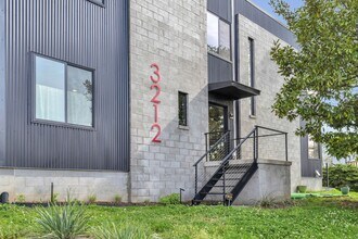 Building Photo - Custom-Built 4 Bed/ 2 Full + 2 Half Bath Modern Home at the base of Love Circle, Fully Furnished,...