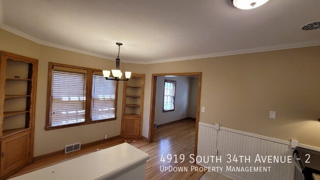 Building Photo - 4919 S 34th Ave