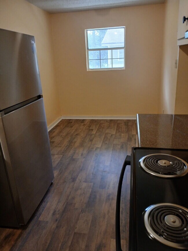 Building Photo - Windham #6
