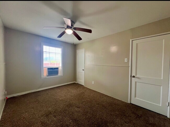 Building Photo - 415 Randall St