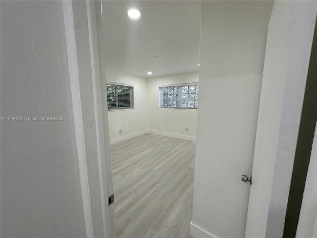 Building Photo - 720 NE 70th St