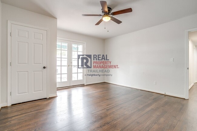 Building Photo - Charming Monticello Townhome – 4 Beds, Updated Kitchen & On-Site Parking