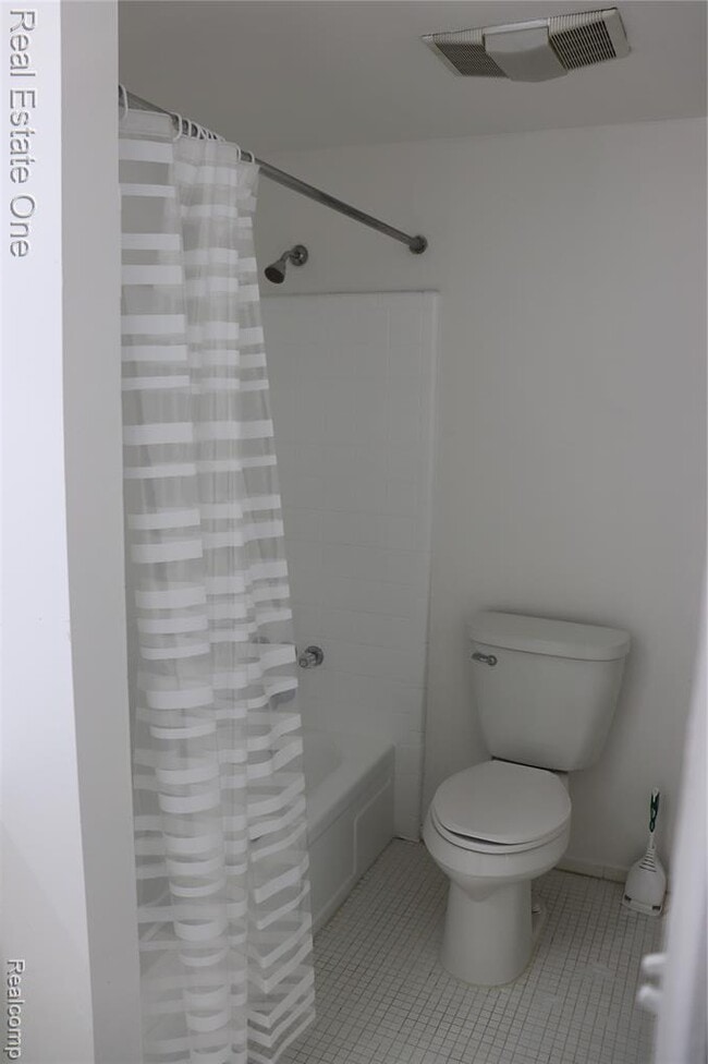 Building Photo - 8256 Karam Blvd