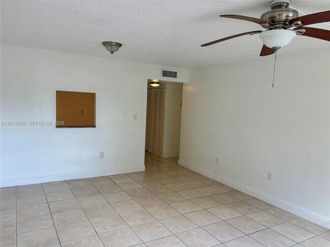 Building Photo - 4304 NW 9th Ave
