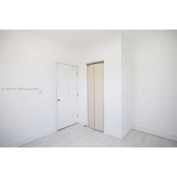 Building Photo - 2424 NW 7th Ct