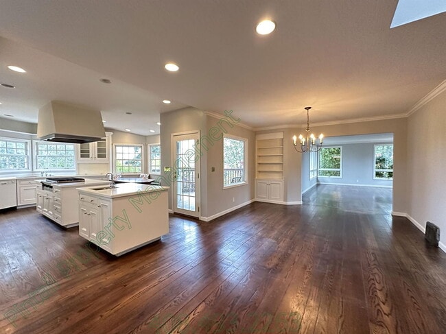 Building Photo - 108 Club Dr