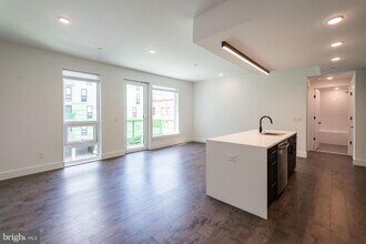 Building Photo - 1501 N 31st St