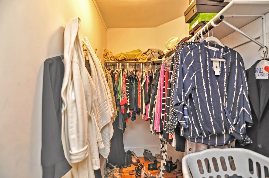 Building Photo - 40 Avon St