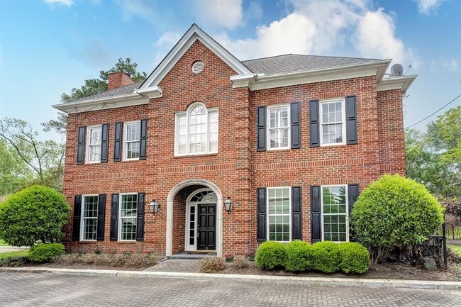 Building Photo - 57 Briar Hollow Ln