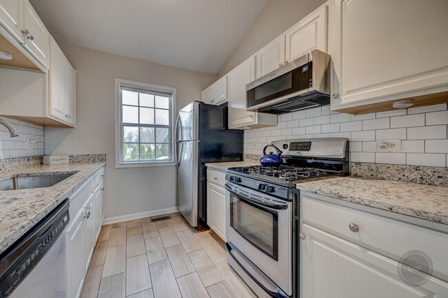 Building Photo - 1306 Canyon Run Rd