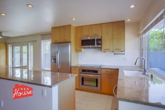Building Photo - 1878 Pariva Dr