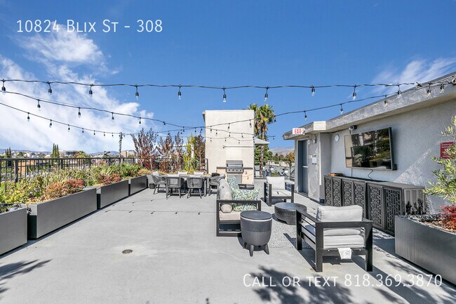 Building Photo - 10824 Blix St