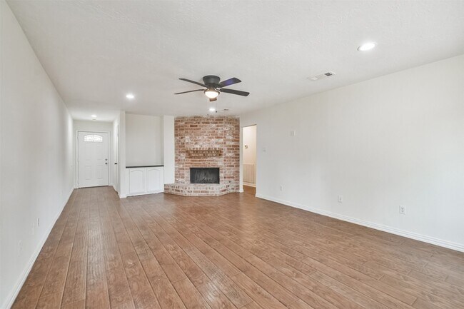 Building Photo - 9719 Halkirk St