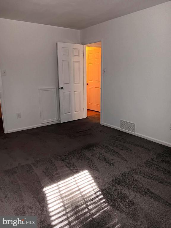 Building Photo - 1606 Diamond Dr