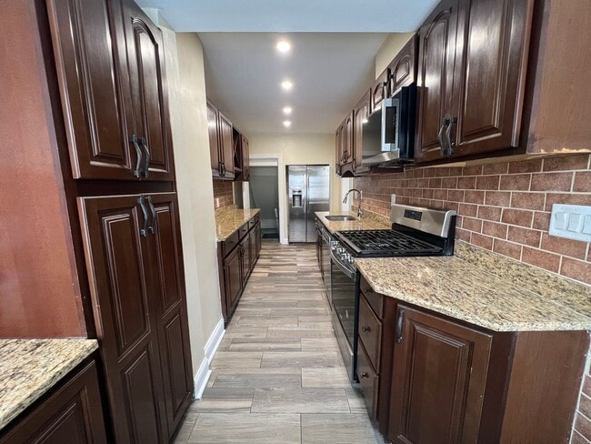 Building Photo - Gorgeous 4-Bedroom Twin Home in Upper Darby! Available NOW!