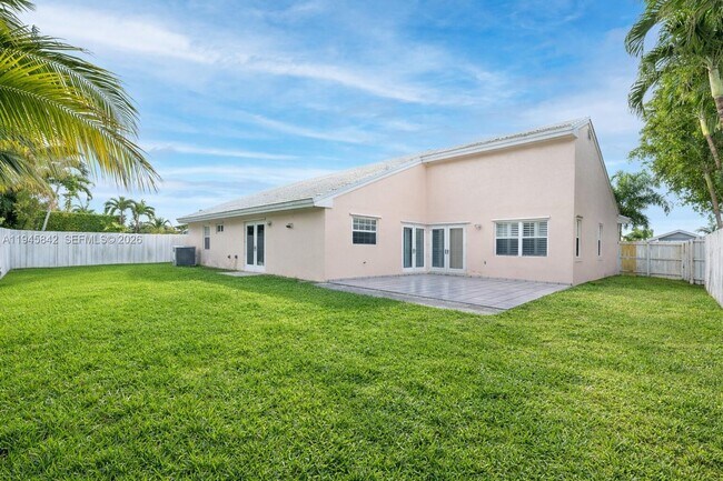 Building Photo - 11291 SW 62nd Terrace