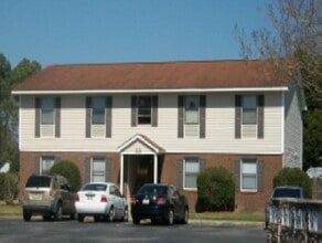 Building Photo - 2 Bedroom, 1 bath apartment Upstairs Unit