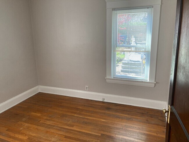 Building Photo - 1285 W 105th St