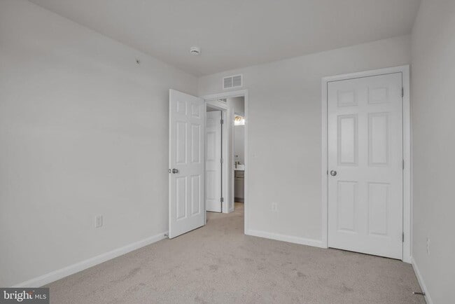 Building Photo - 16 Morgan Cir