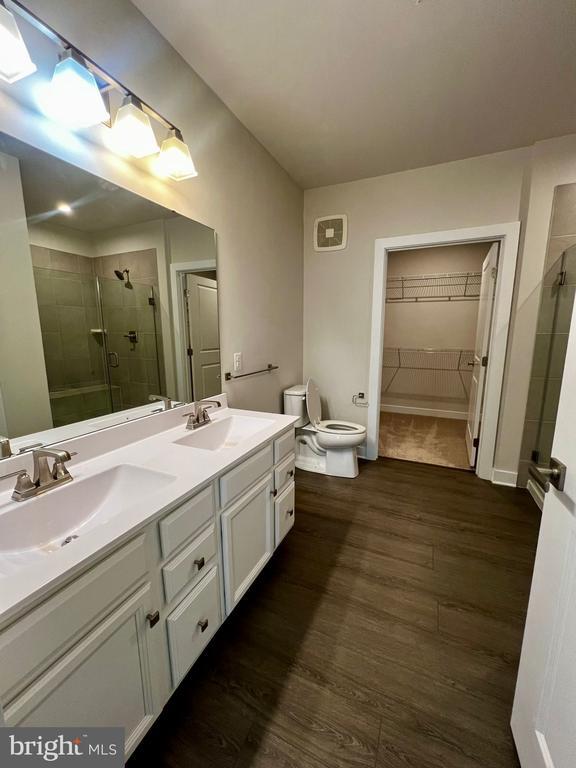 Building Photo - 10421 Resort Road