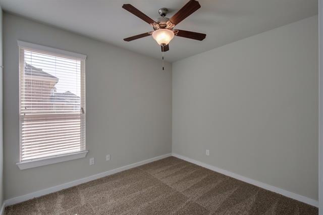 Building Photo - 912 Skyview Dr