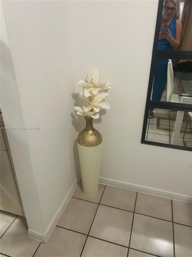 Building Photo - 526 NW 114th Ave