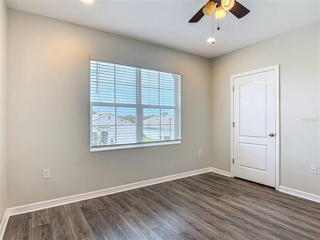 Building Photo - 3975 Silverstream Terrace