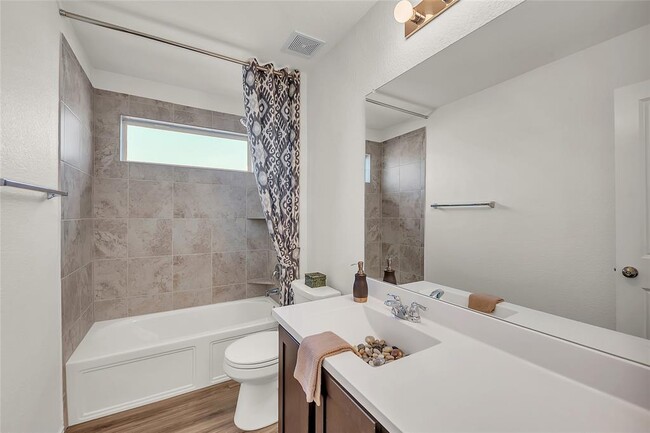 Building Photo - 119 Esparza Dr