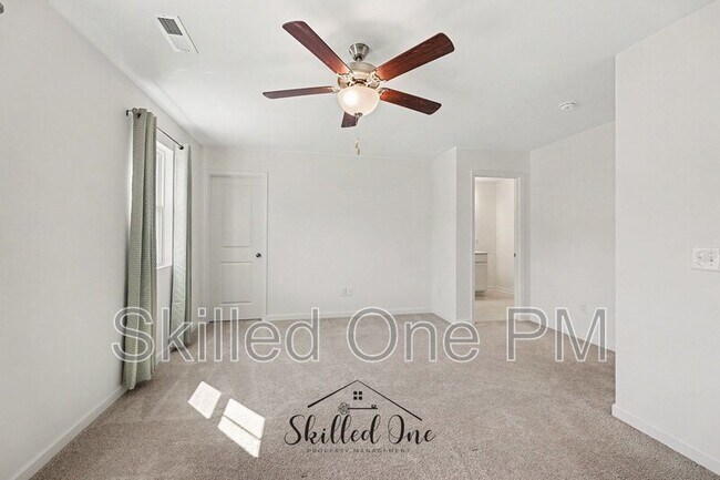 Building Photo - 17 Stardust Trl