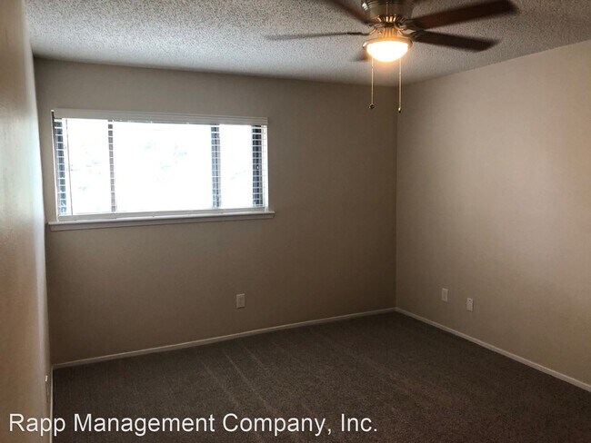 Building Photo - 2 br, 1.5 bath House - 7084 N Holiday Drive