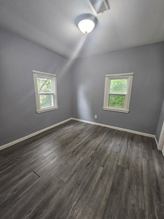 Building Photo - There is a $25 fee for the application and everyone over 18 needs to fill out their own application.